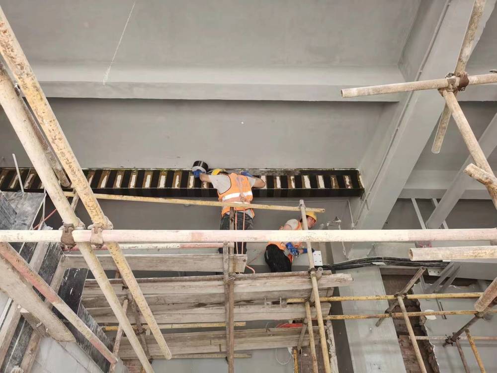 西安廠房設(shè)計(jì)使用功能改變碳纖維布加固